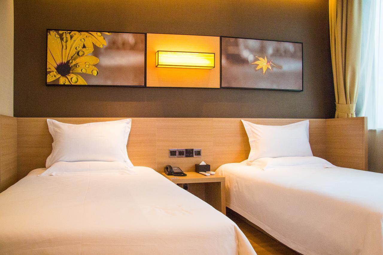 Iu Hotel Xian Xijing Hospital Tonghuamen Subway Station מראה חיצוני תמונה